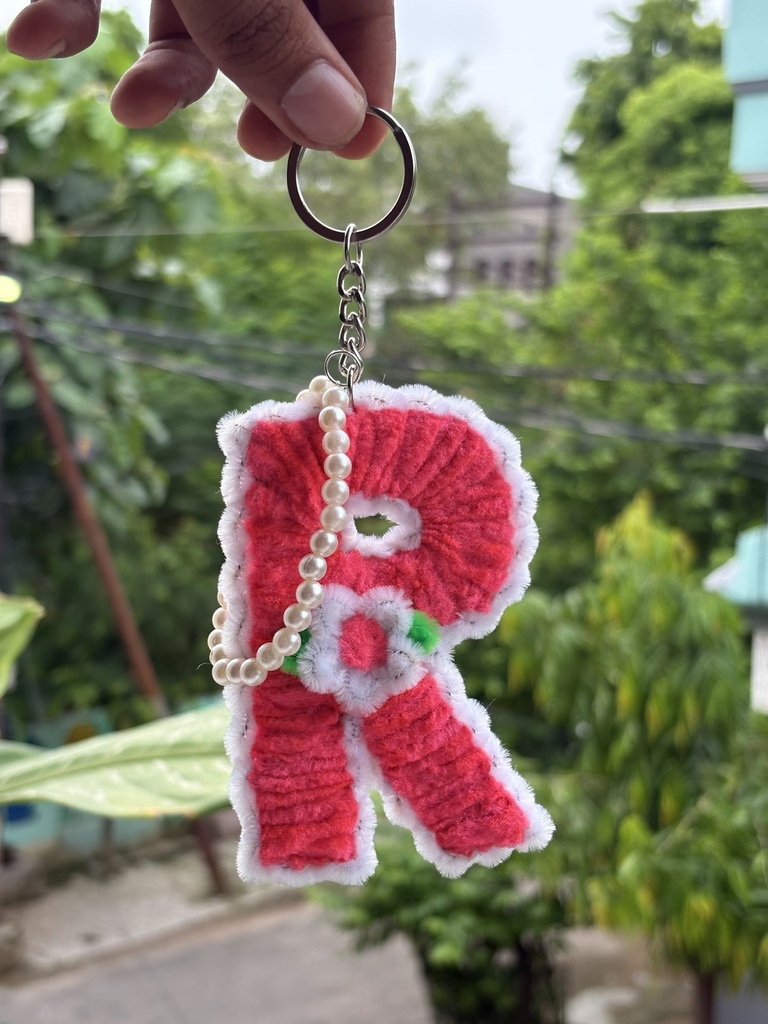 R alphabet keychain